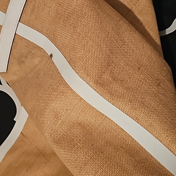 Burberry Beige and White Jute and Leather Giant Tote - Picture 3 of 6